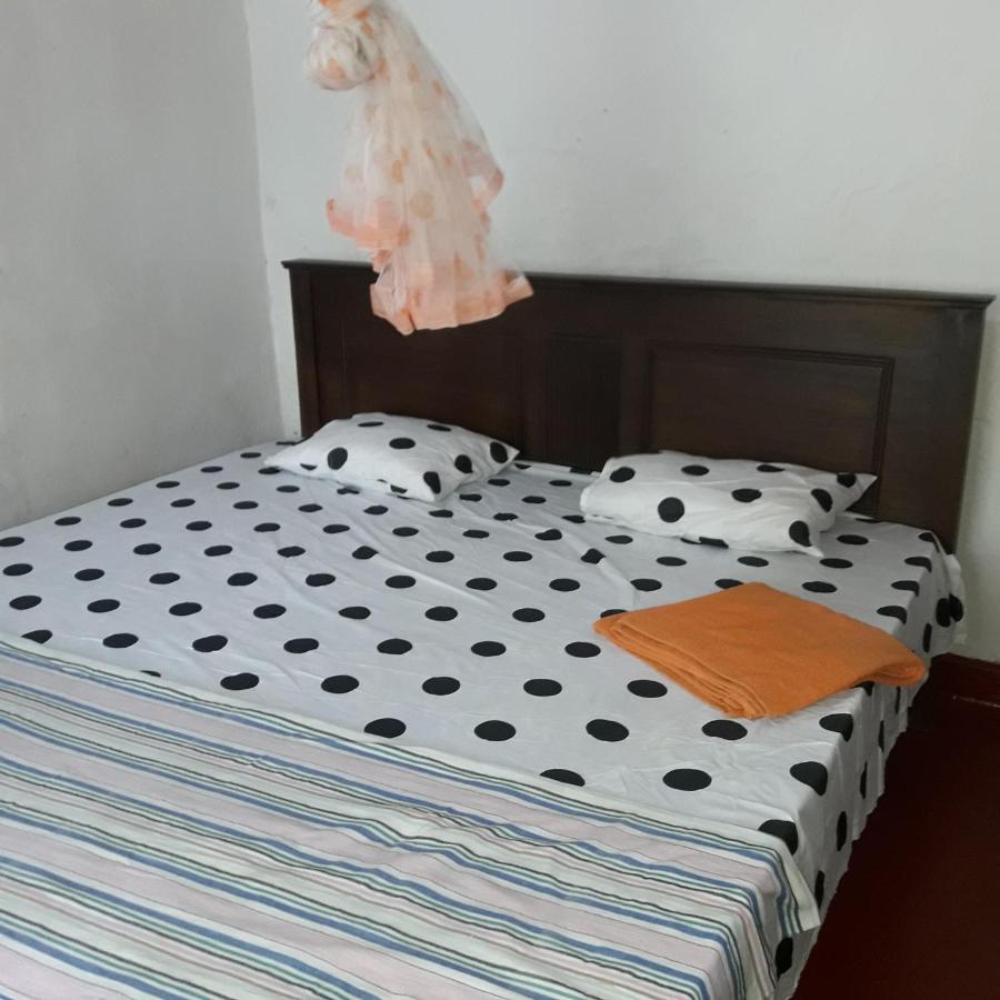 Colonial Surfing Villa Hostel & Home Stay Midigama East Rom bilde