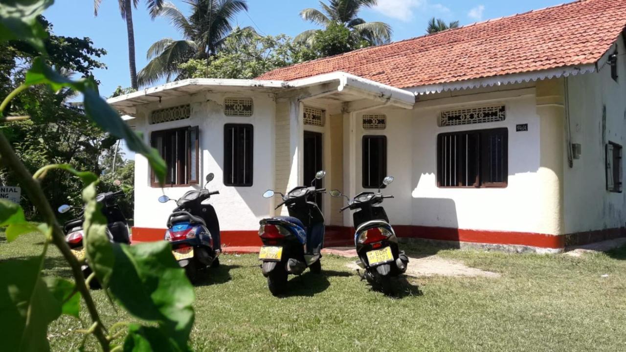 Colonial Surfing Villa Hostel & Home Stay Midigama East Rom bilde